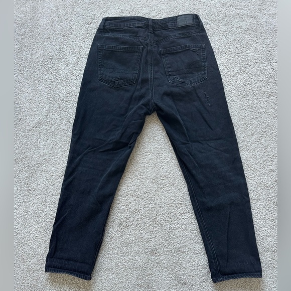 American Eagle High Rise Mom Jeans (x-short) - Picture 4 of 5